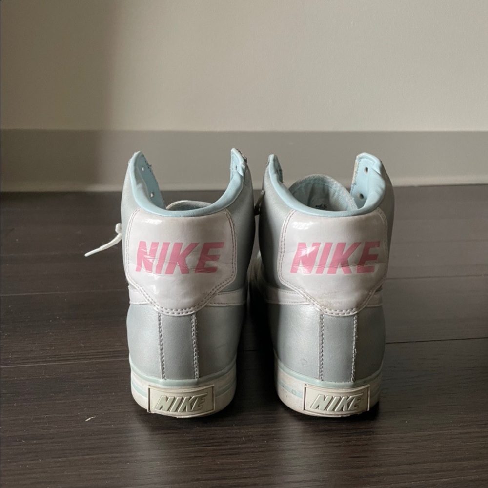 Nikes high tops